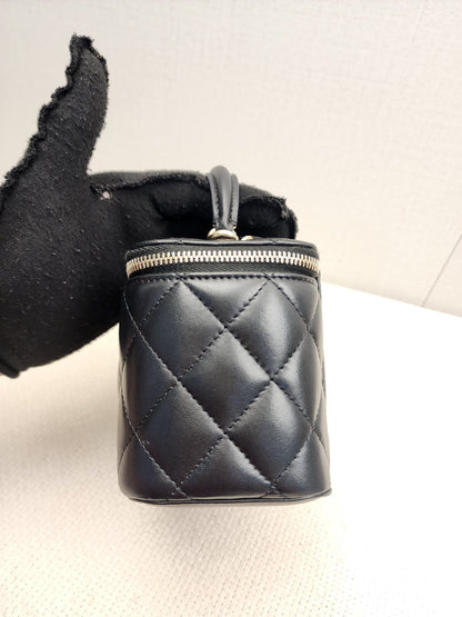 Chanel Black Lambskin Vanity with Top Handle (LGHW)