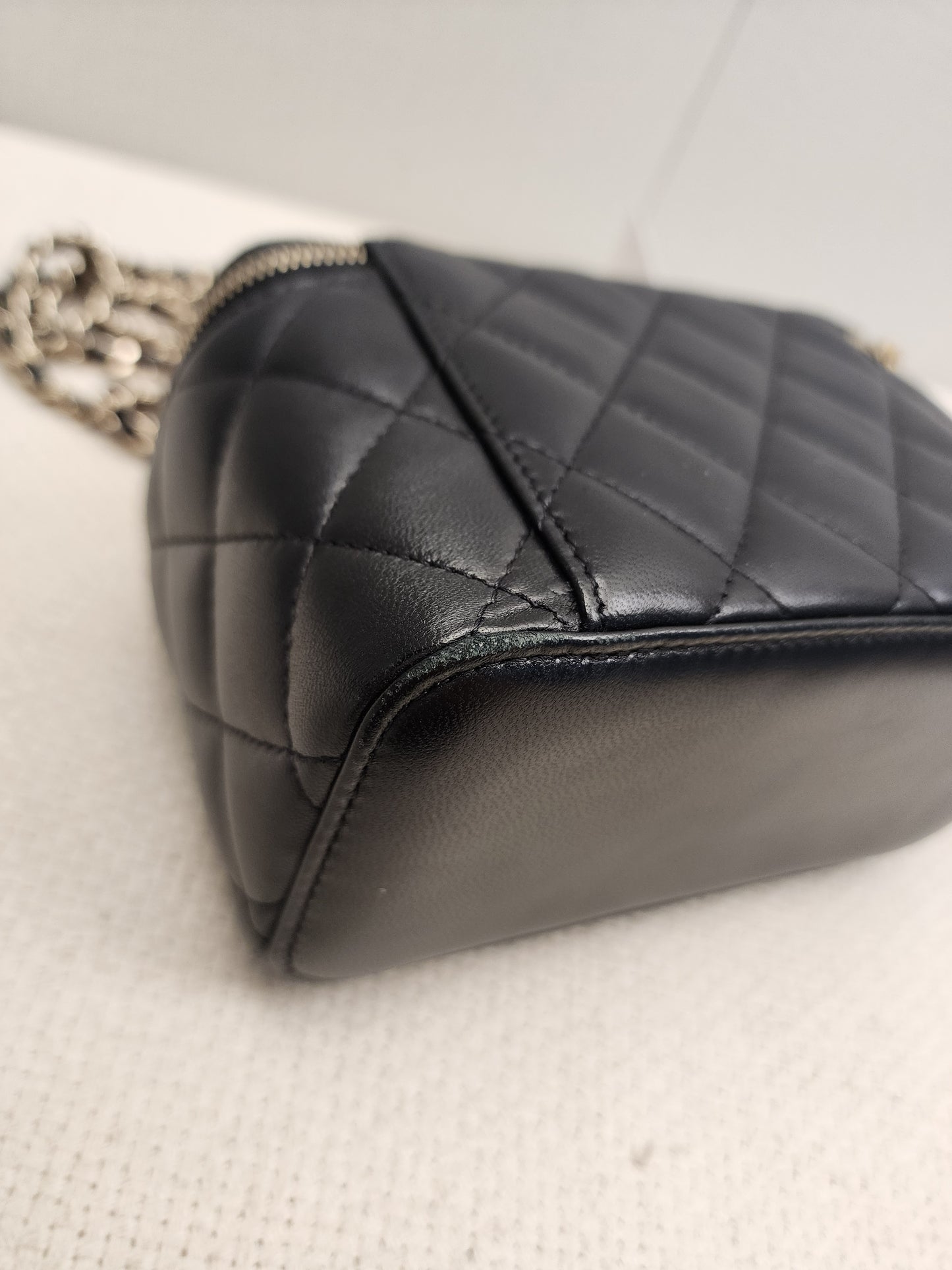 Chanel Black Lambskin Vanity with Top Handle (LGHW)