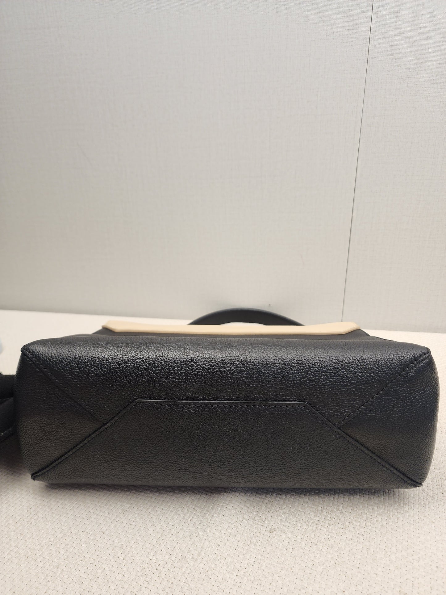 LV Beige/Black Calfskin Lockme II Bag (SHW)
