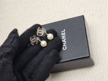 Chanel Silver Mini CC with Pearl Earrings
