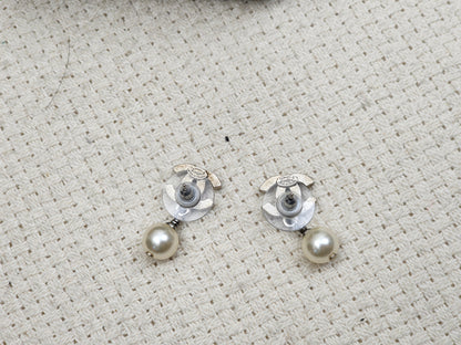 Chanel Silver Mini CC with Pearl Earrings