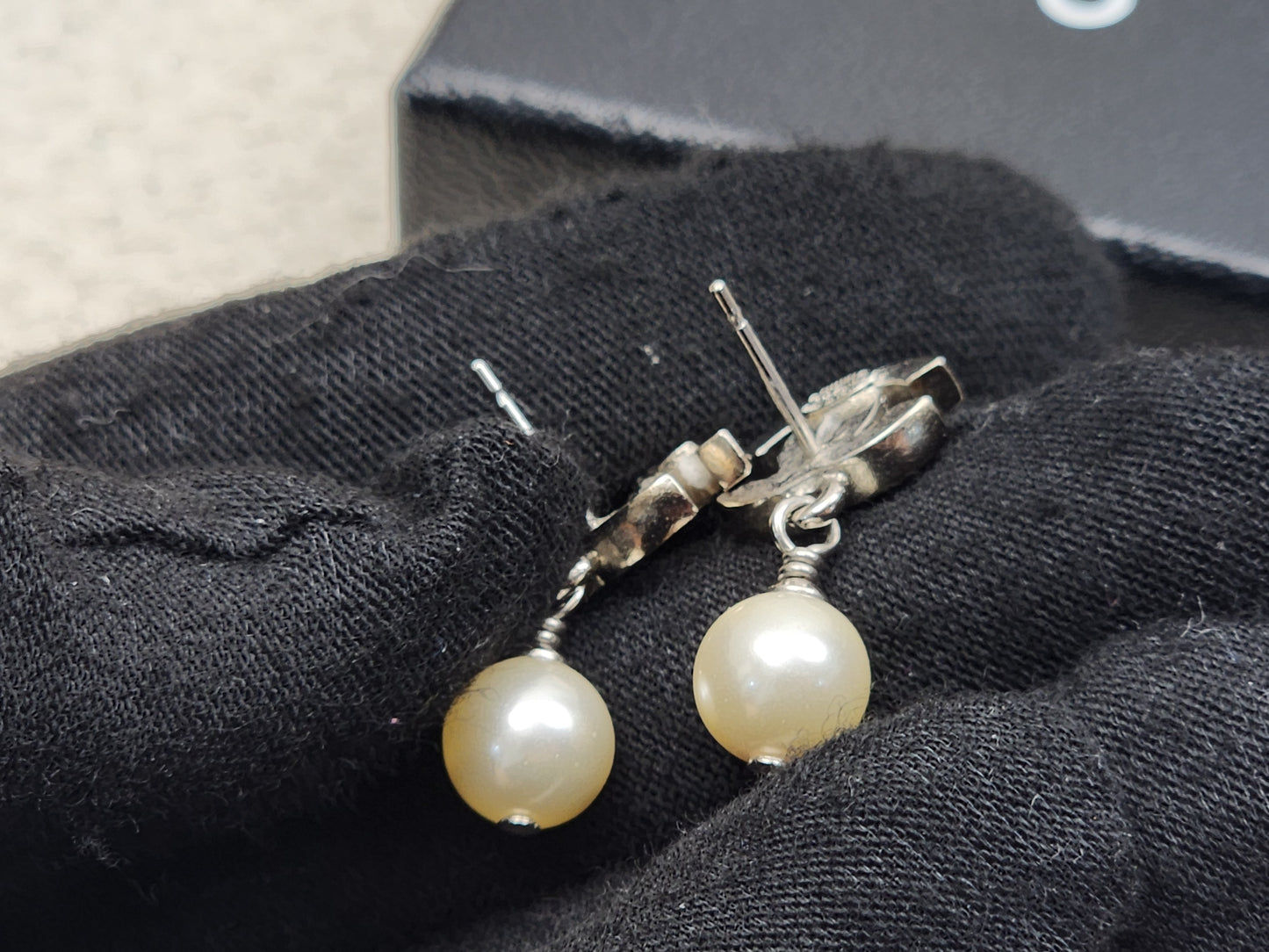 Chanel Silver Mini CC with Pearl Earrings