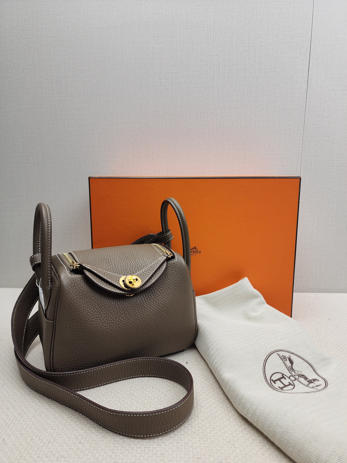 Hermes Etoupe Mini Lindy (GHW)