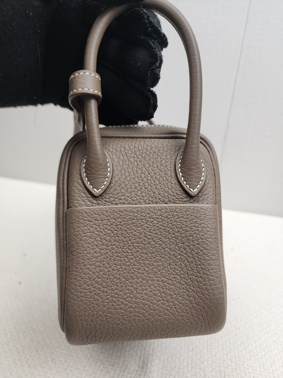 Hermes Etoupe Mini Lindy (GHW)
