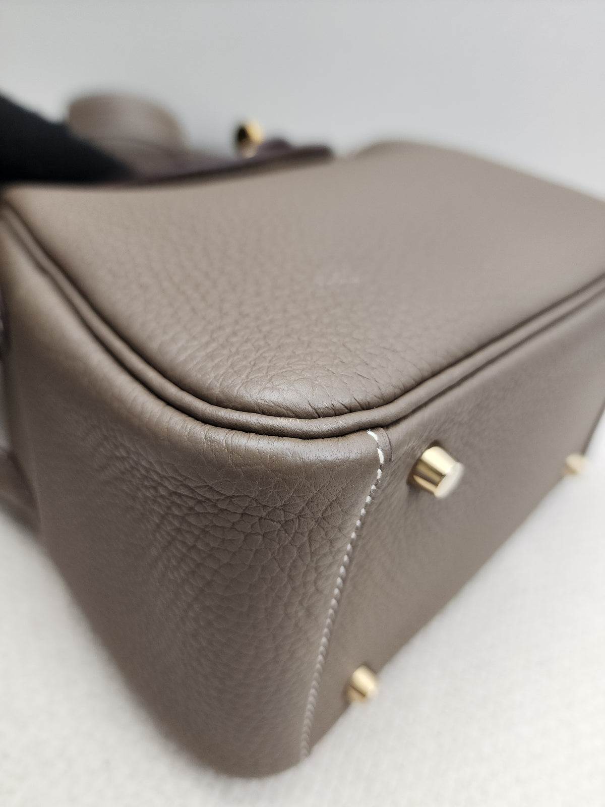 Hermes Etoupe Mini Lindy (GHW)