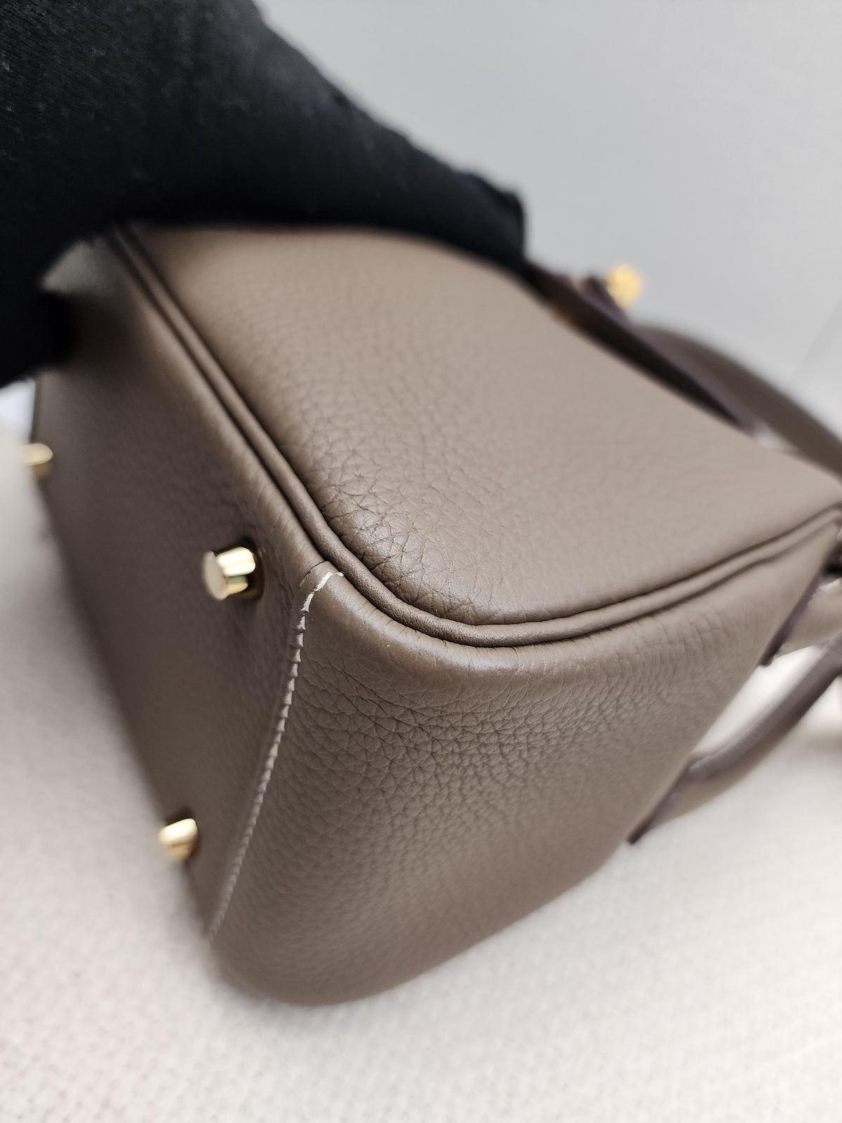 Hermes Etoupe Mini Lindy (GHW)