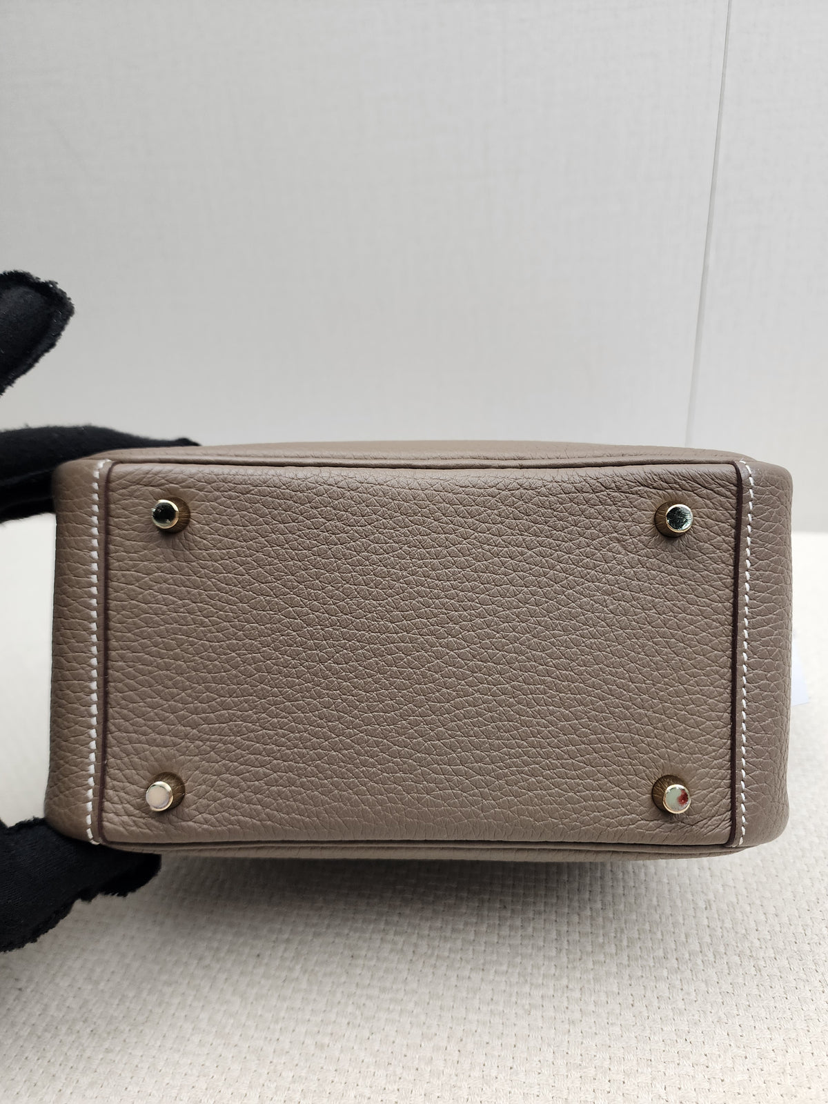 Hermes Etoupe Mini Lindy (GHW)