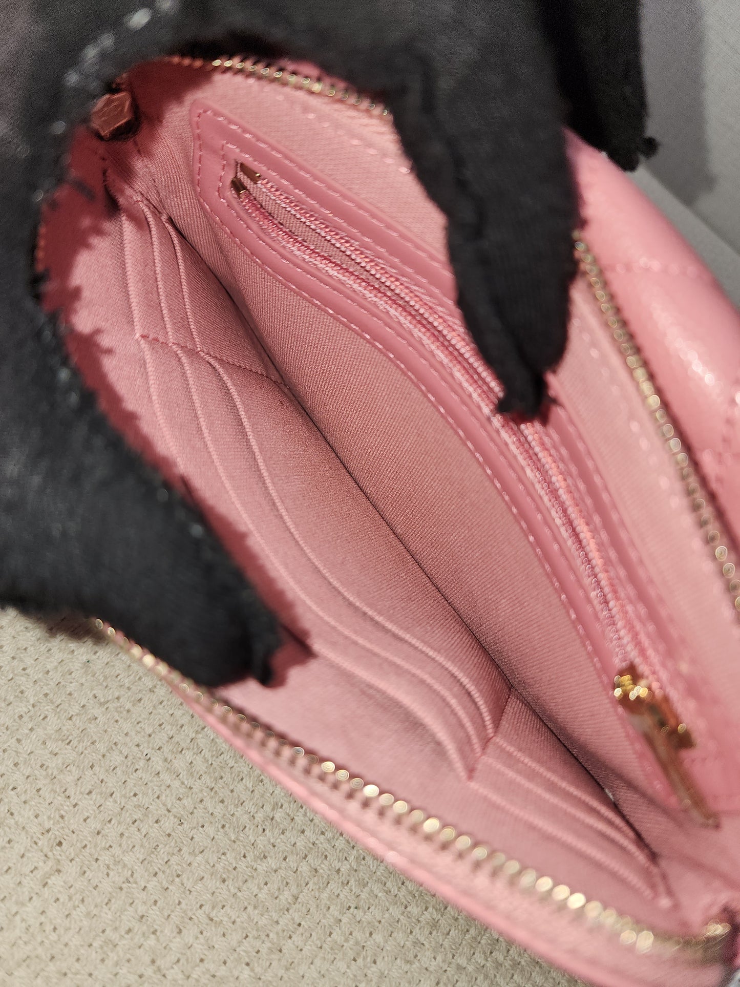 Chanel Pink Caviar Flap Phone Holder w Chain (LGHW)