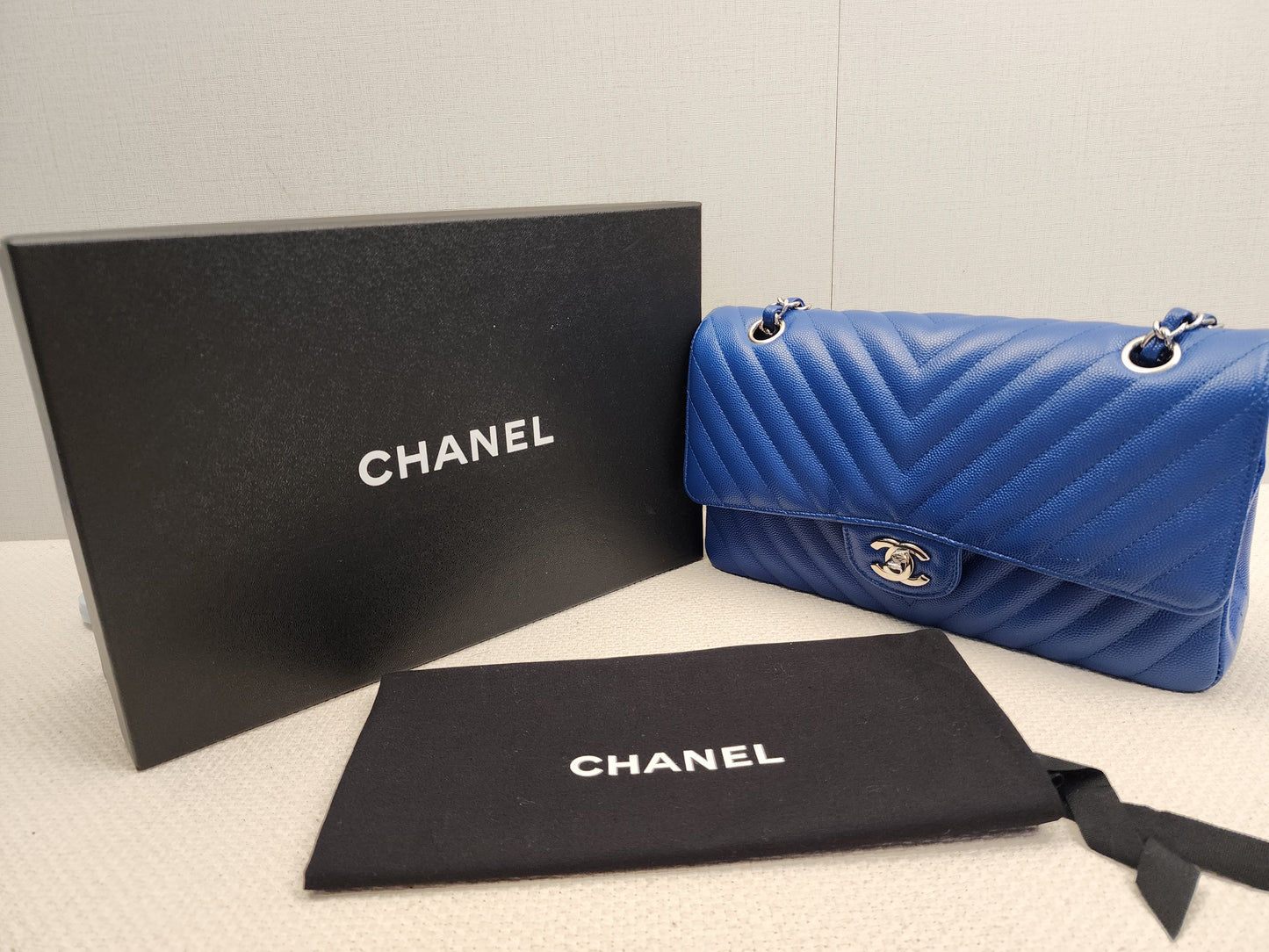 Chanel Royal Blue Caviar Medium CF (SHW)