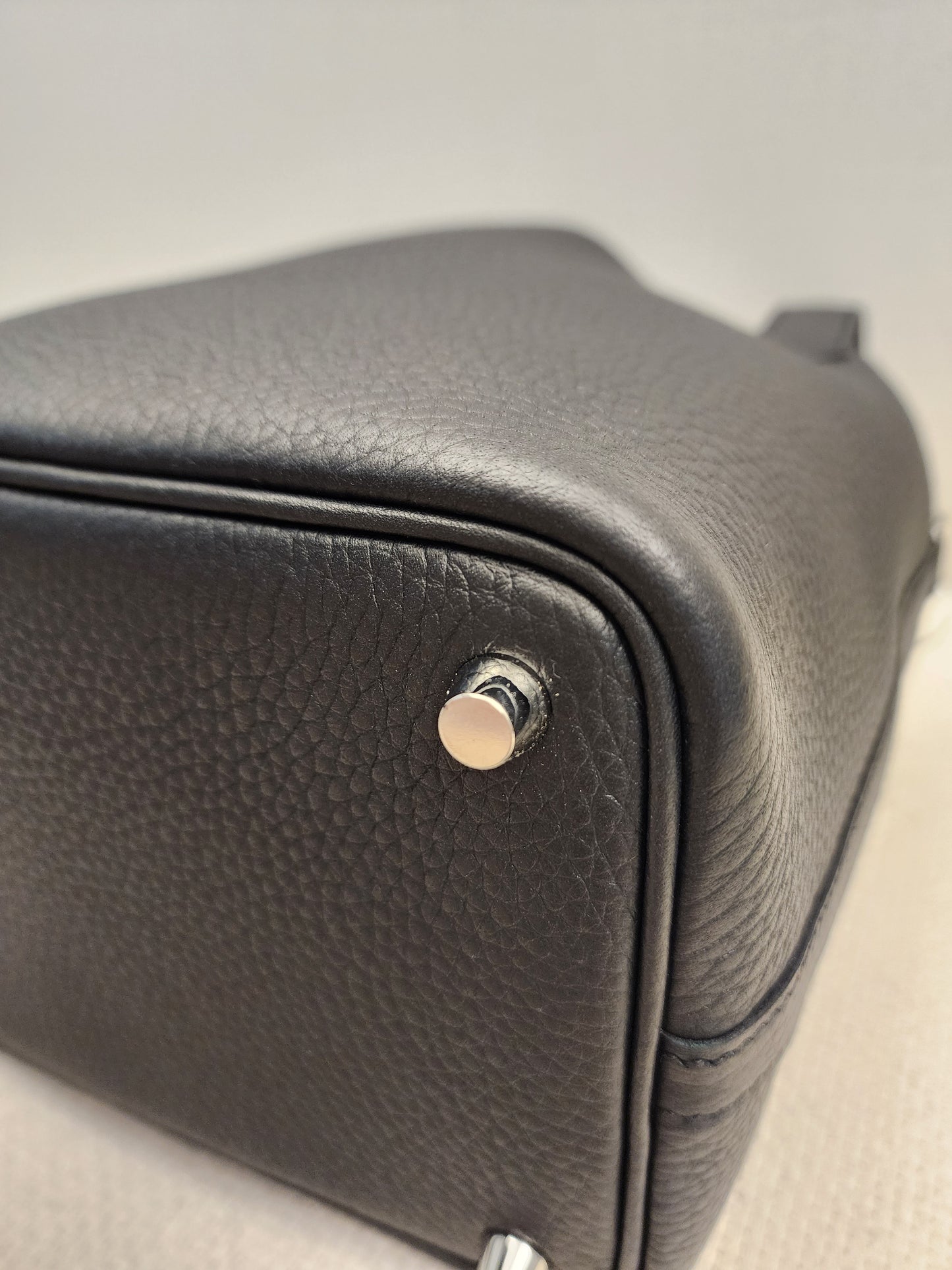 Hermes Noir Picotin 18 (PHW)