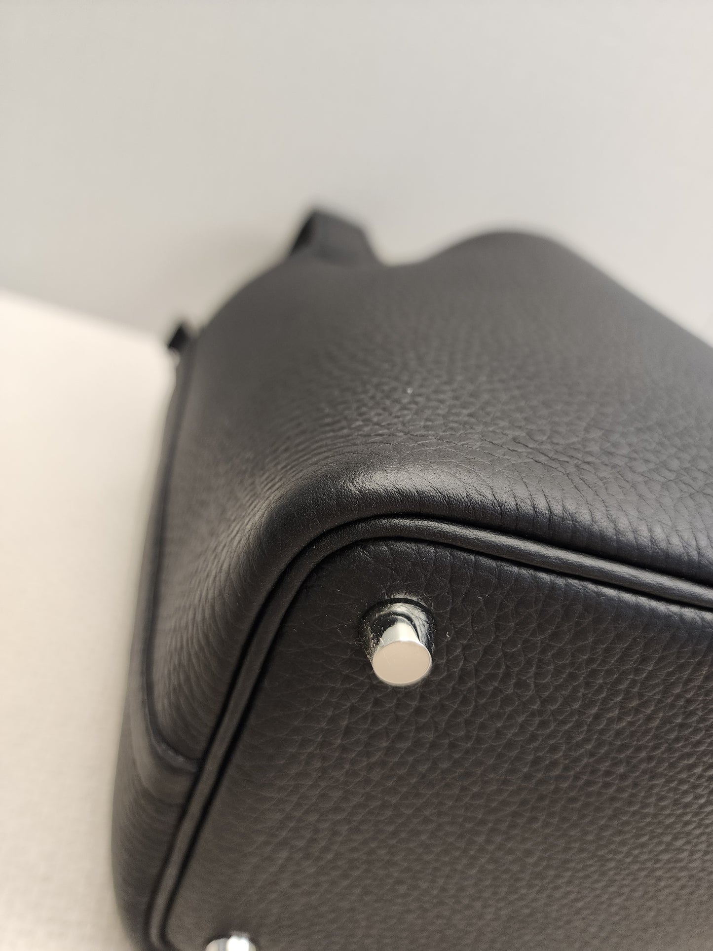 Hermes Noir Picotin 18 (PHW)