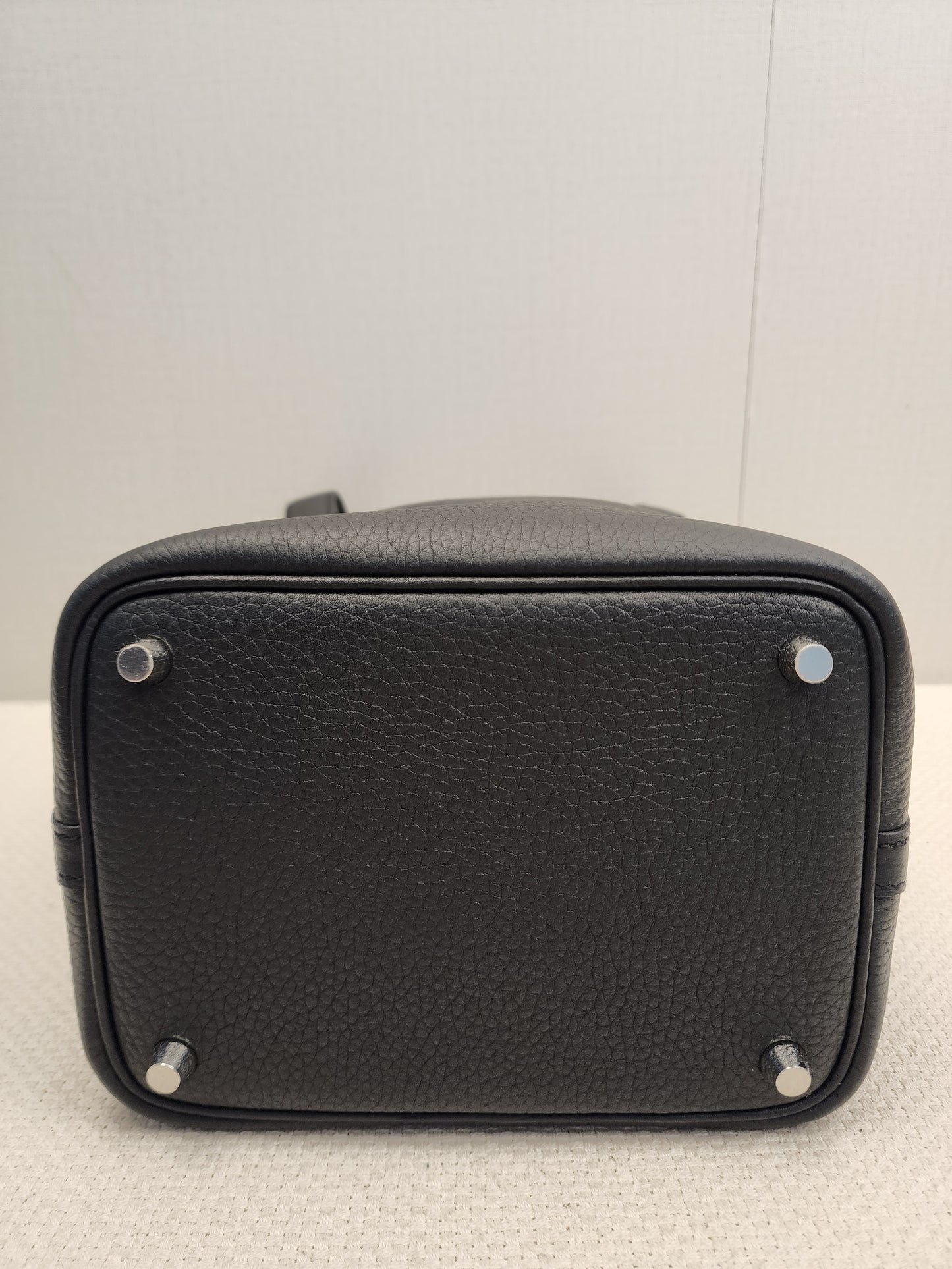 Hermes Noir Picotin 18 (PHW)