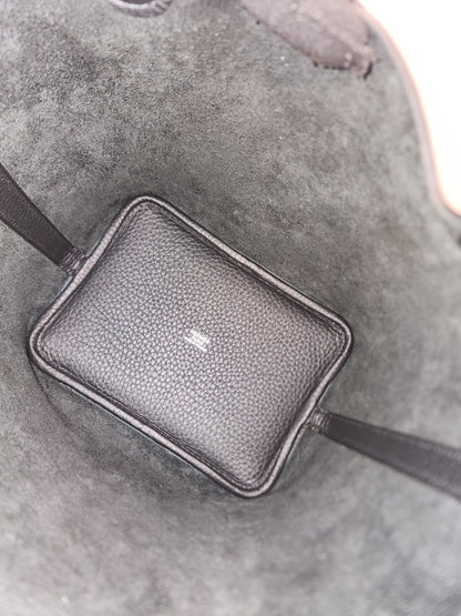 Hermes Noir Picotin 18 (PHW)