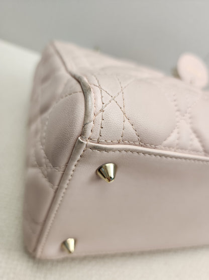 Dior Light Pink Lambskin Medium Lady D (LGHW)