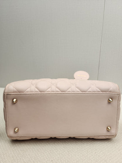 Dior Light Pink Lambskin Medium Lady D (LGHW)