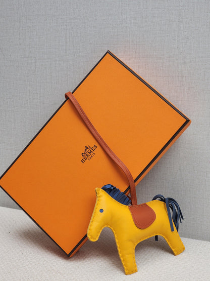 Hermes Jaune D'or / Bleu Agate / Cornaline MM Rodeo