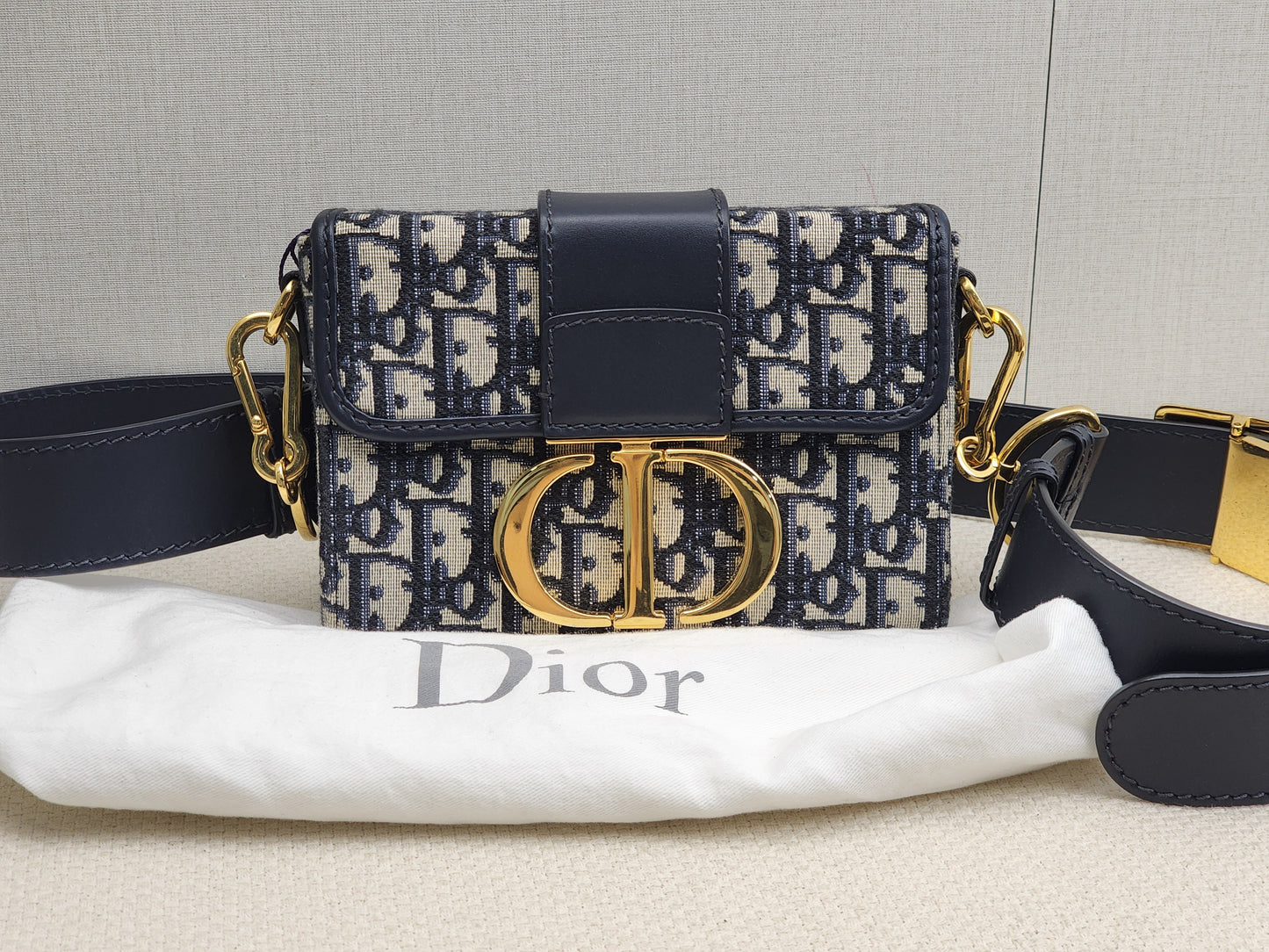 Dior Navy Oblique 30 Montaigne Box (GHW)