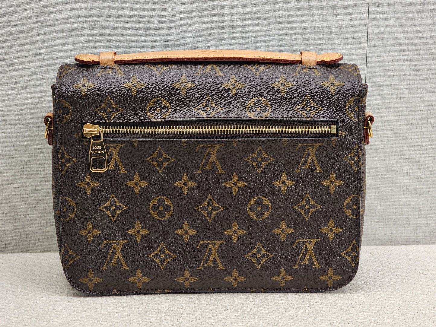 LV Monogram Metis