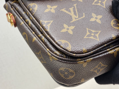 LV Monogram Metis