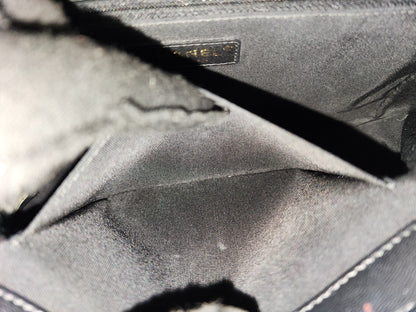 Chanel Black Lambskin New Medium Boy (GHW)
