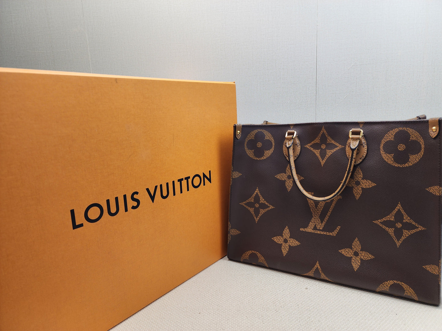 LV Reverse Monogram On The Go GM