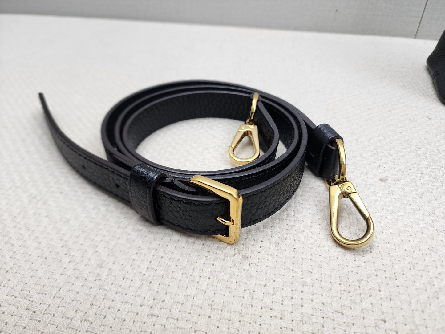 LV Black Taurillon Capucines PM