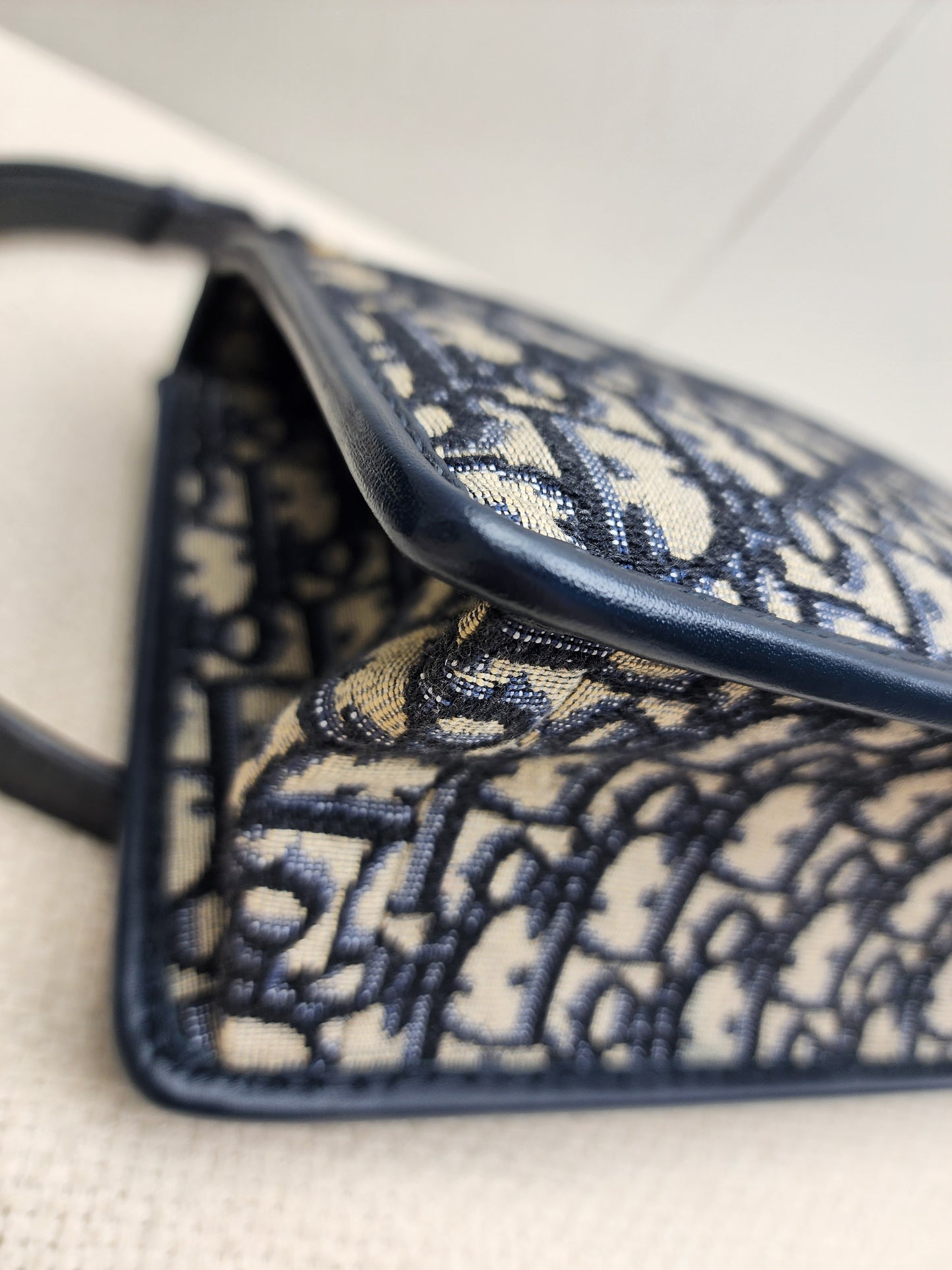 Dior Navy Oblique 30 Montaigne Chain Bag (GHW)