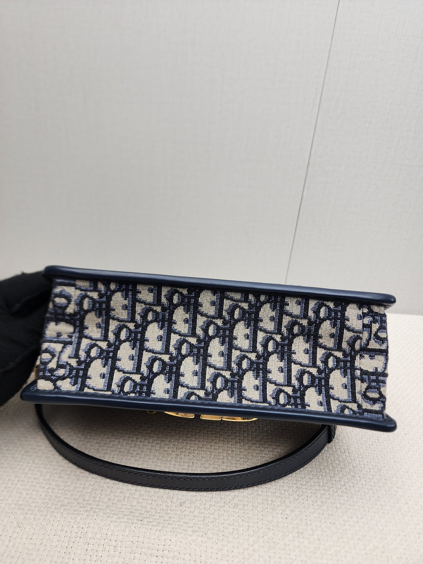 Dior Navy Oblique 30 Montaigne Chain Bag (GHW)