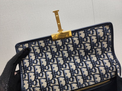 Dior Navy Oblique 30 Montaigne Chain Bag (GHW)