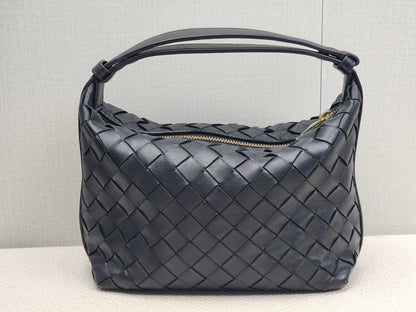 Bottega Veneta Black Calfskin Intrecciato Mini Wallace