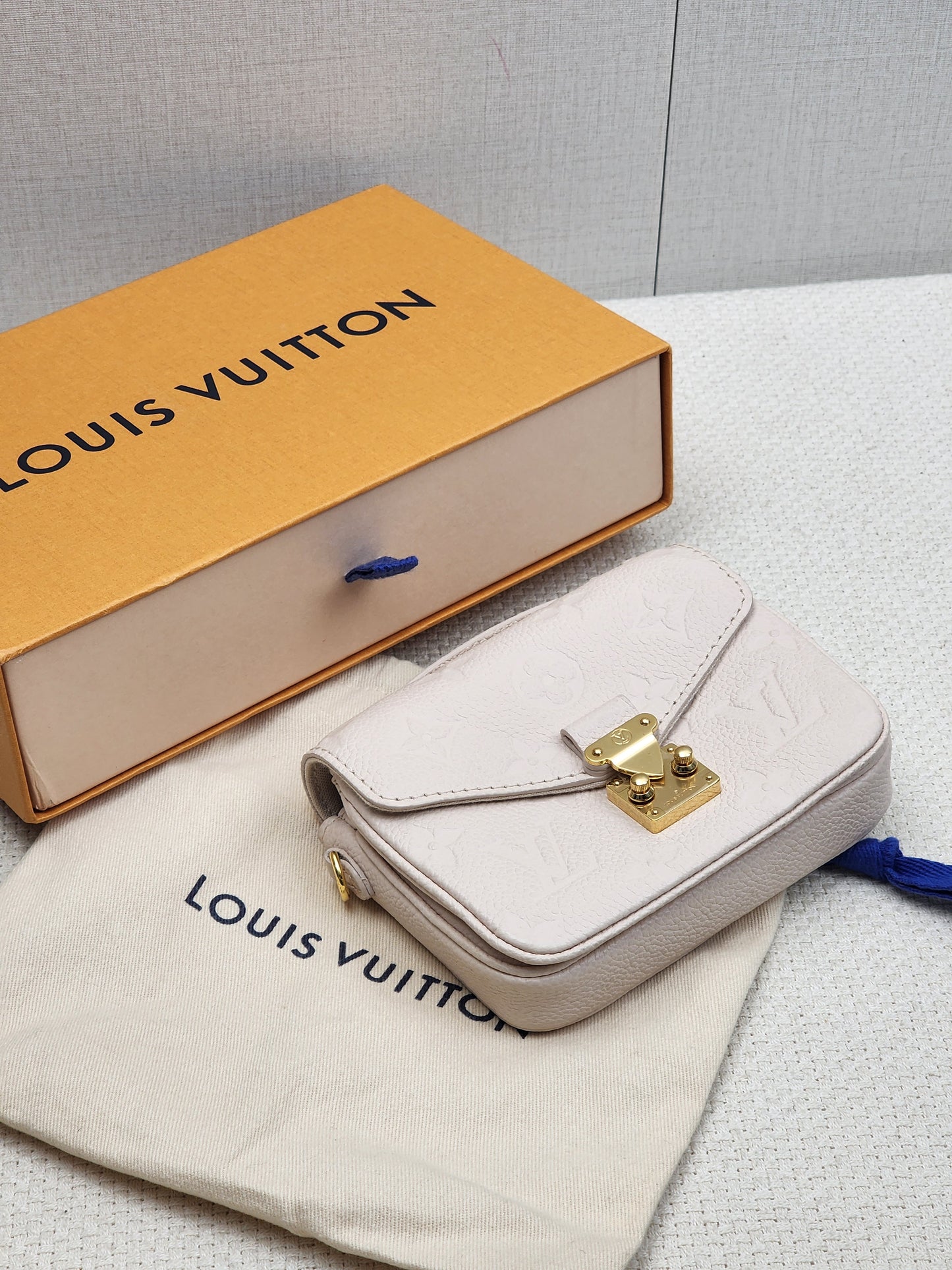 LV Creme Empreinte Micro Metis w Chain