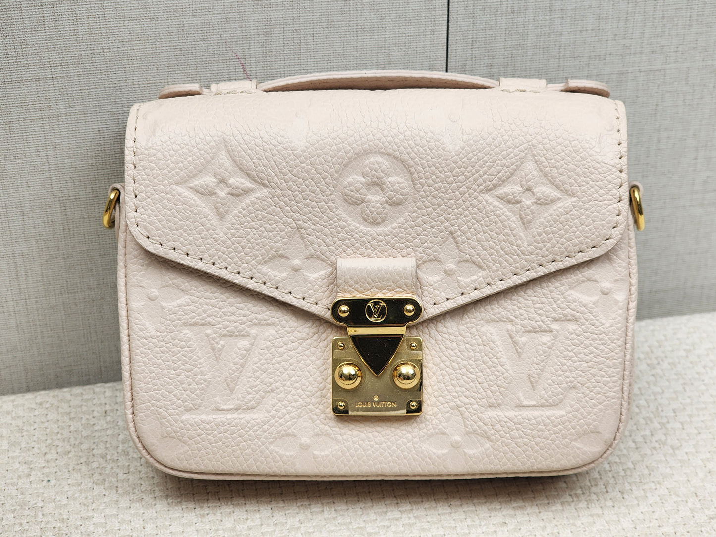 LV Creme Empreinte Micro Metis w Chain