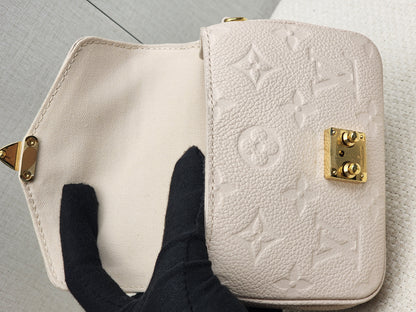 LV Creme Empreinte Micro Metis w Chain