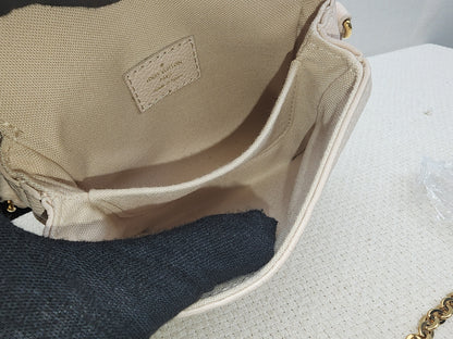 LV Creme Empreinte Micro Metis w Chain