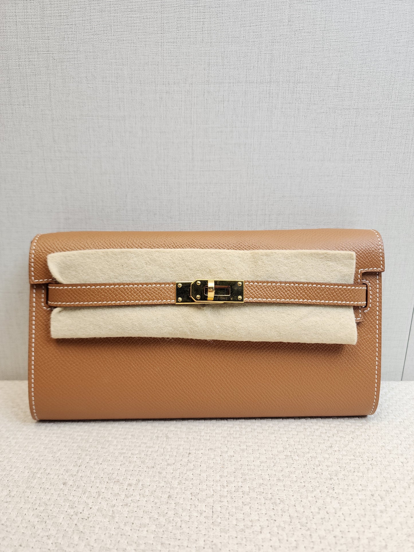 Hermes Gold Epsom Kelly To Go (GHW)