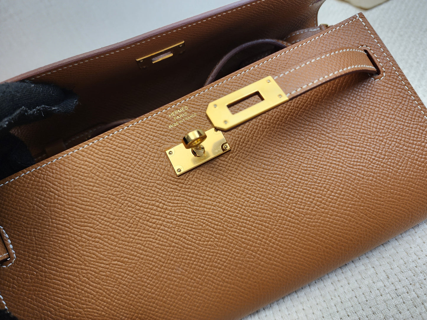 Hermes Gold Epsom Kelly To Go (GHW)