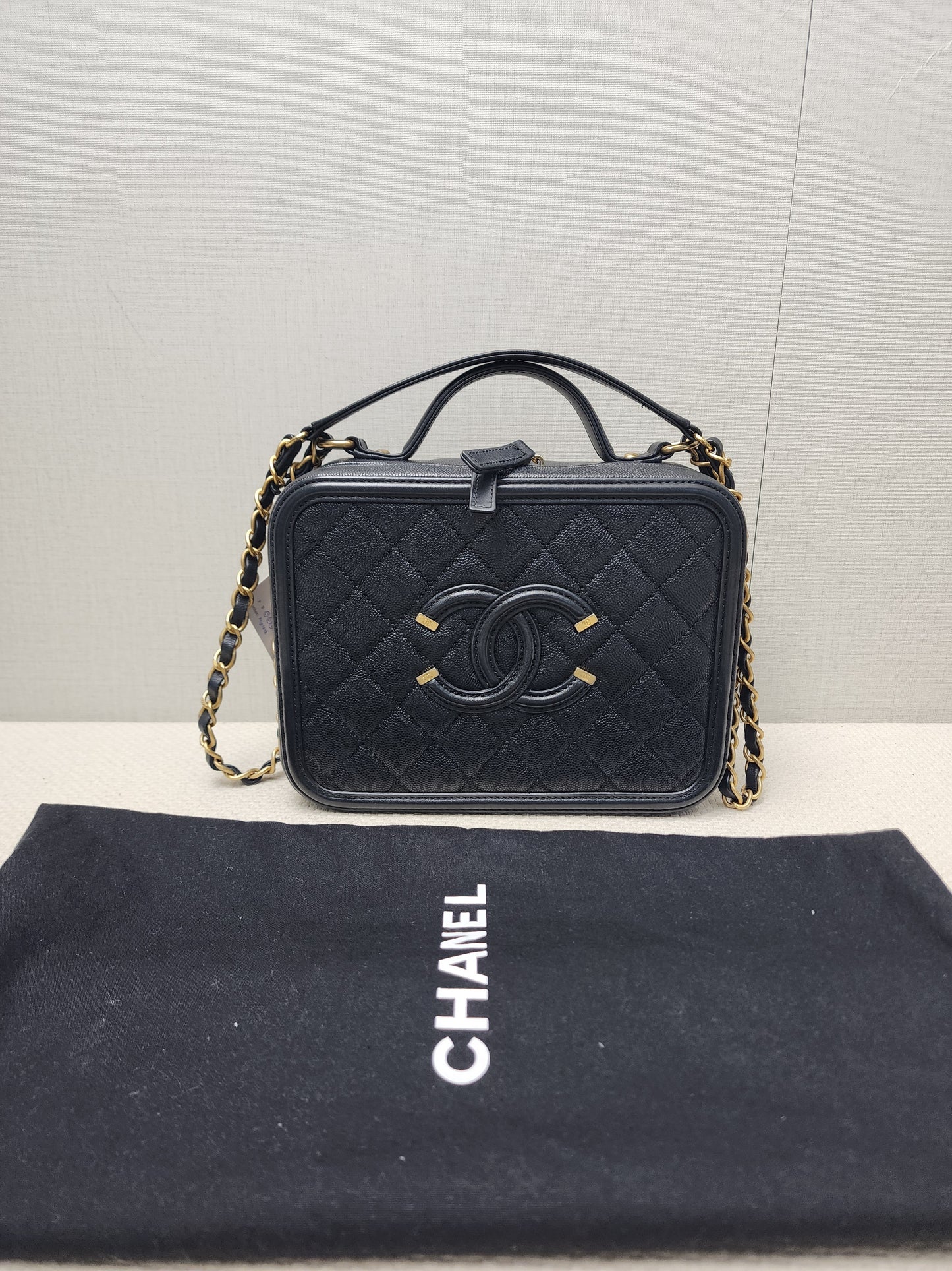 Chanel Black Caviar Medium Filigree (GHW)