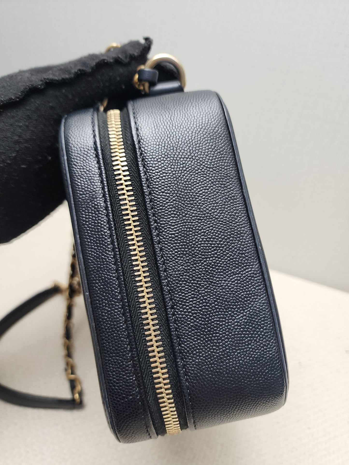 Chanel Black Caviar Medium Filigree (GHW)