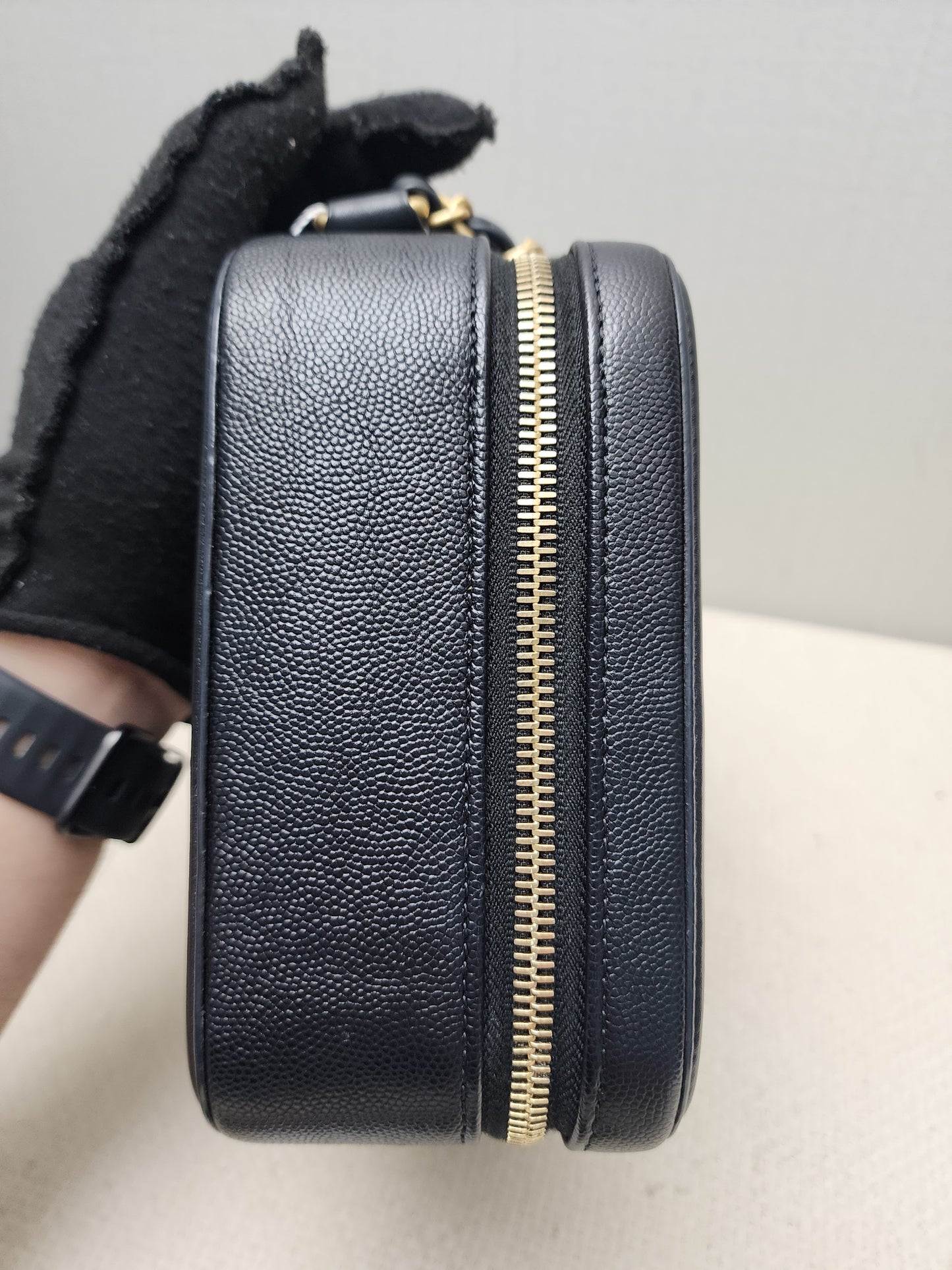 Chanel Black Caviar Medium Filigree (GHW)