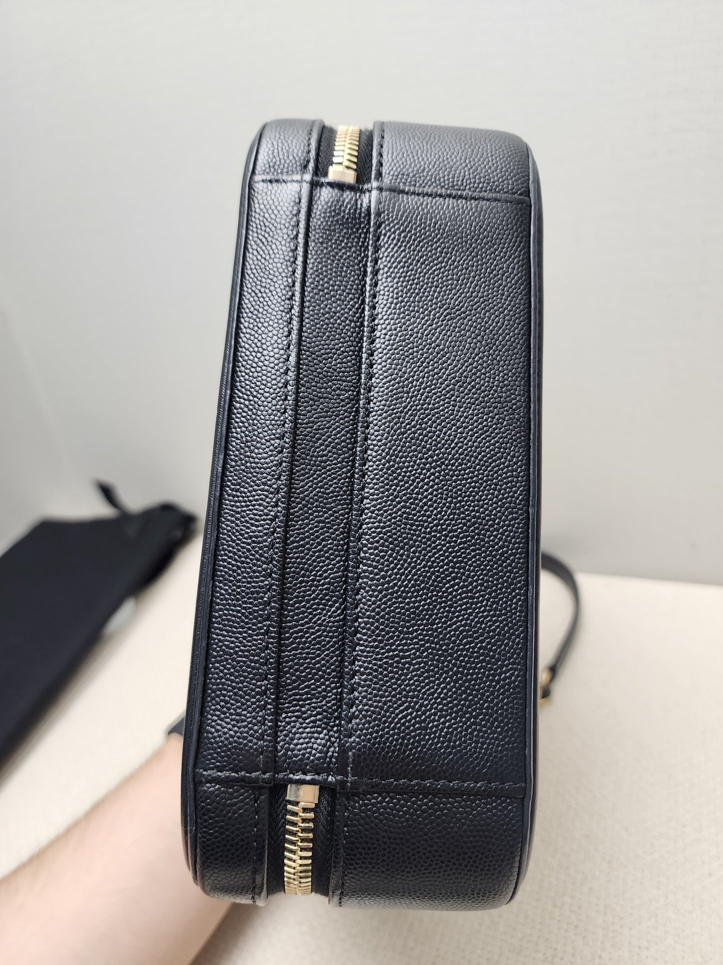 Chanel Black Caviar Medium Filigree (GHW)