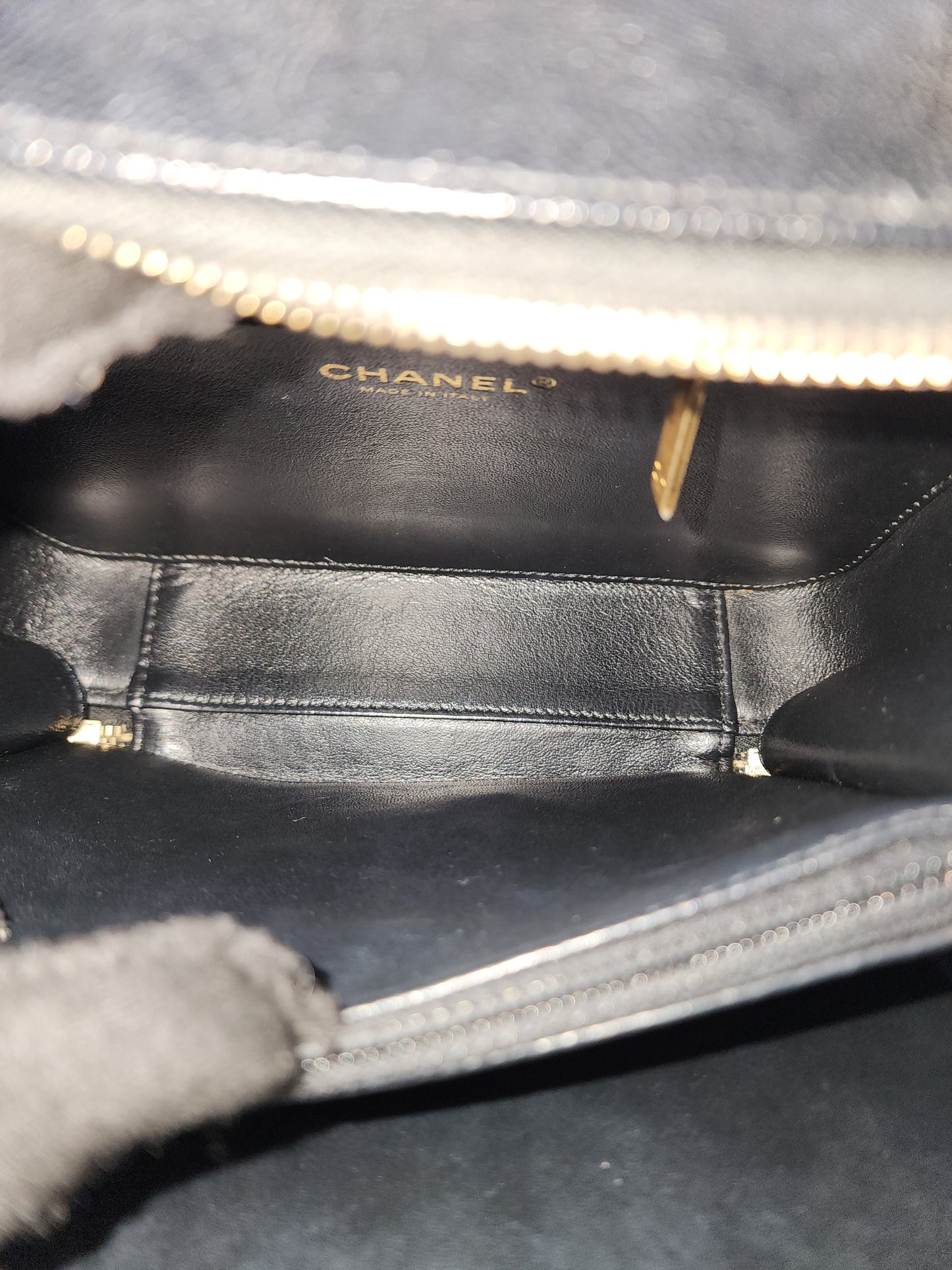 Chanel Black Caviar Medium Filigree (GHW)
