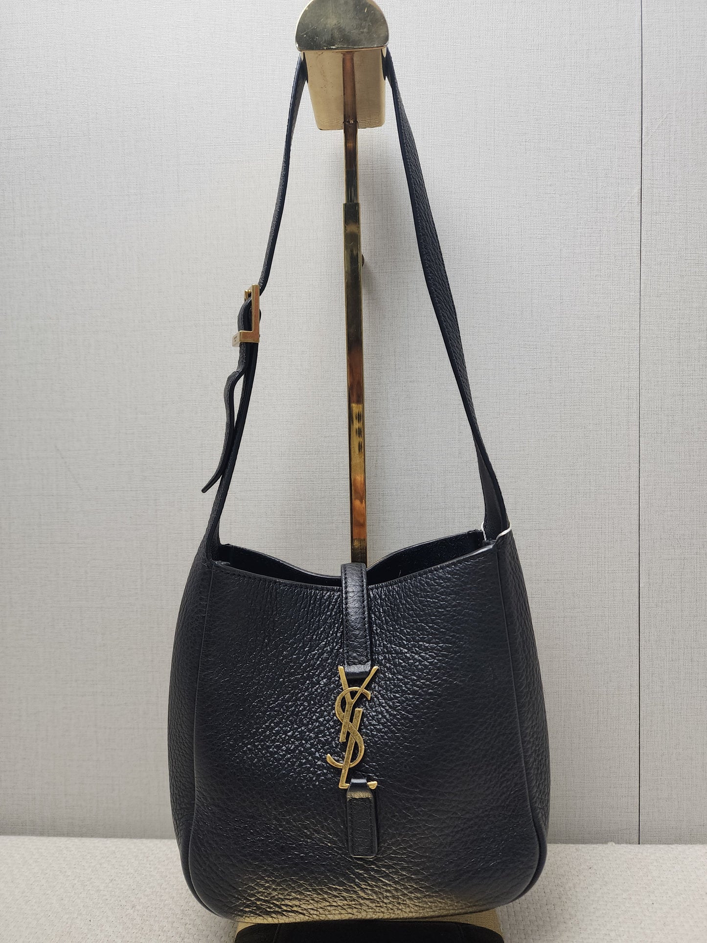 YSL Black Calfskin Baby Le 5 A 7 Hobo (GHW)
