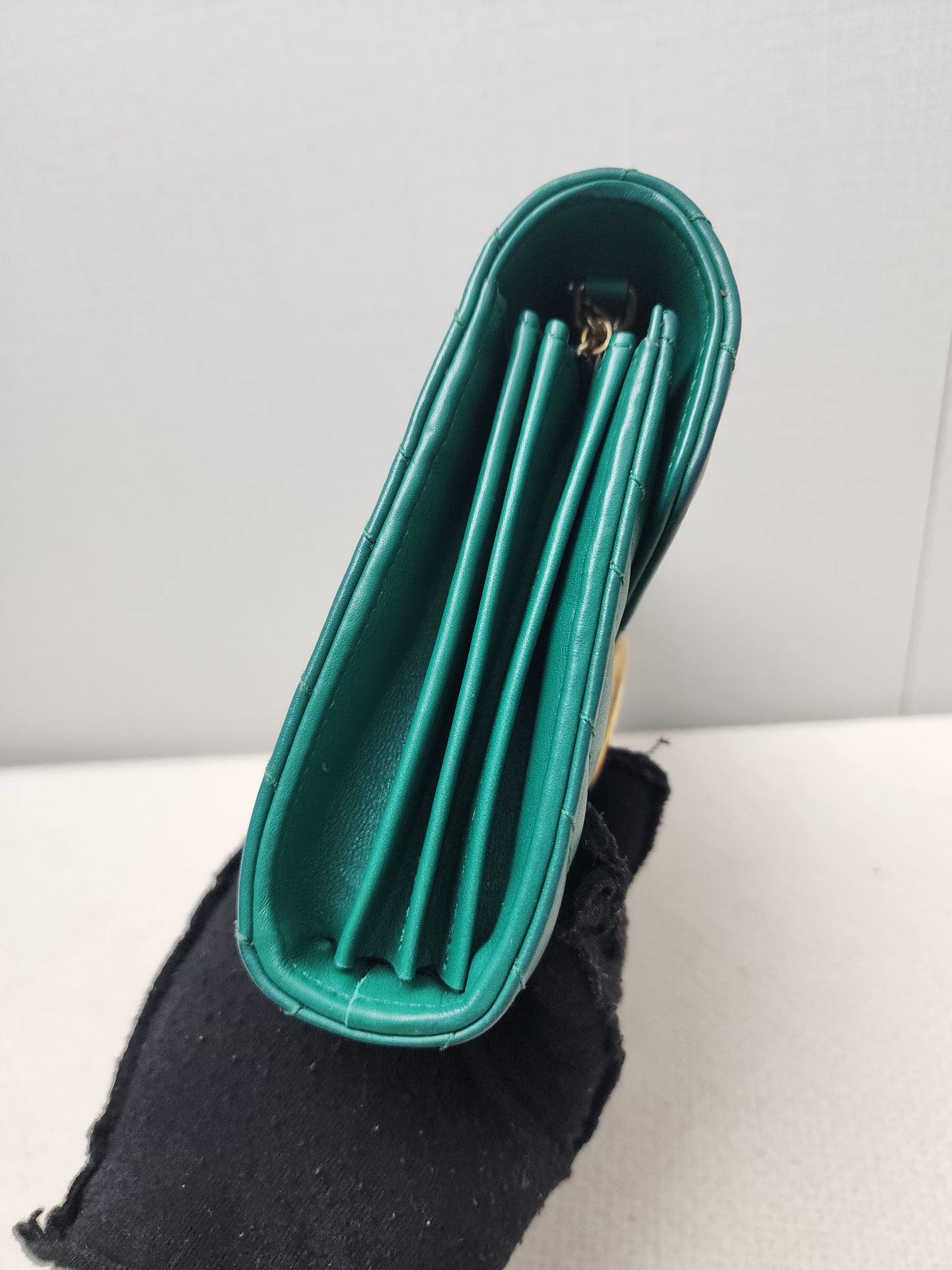Gucci Green Marmont WOC (GHW)