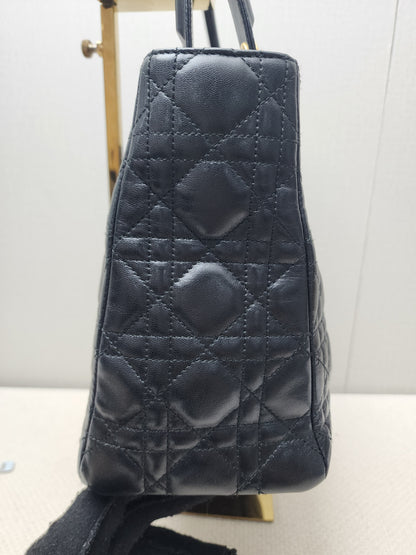 Dior Black Lambskin Vintage Medium Lady Dior (GHW)
