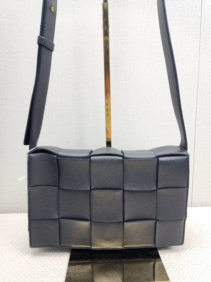 BV Black Intrecciato Casette