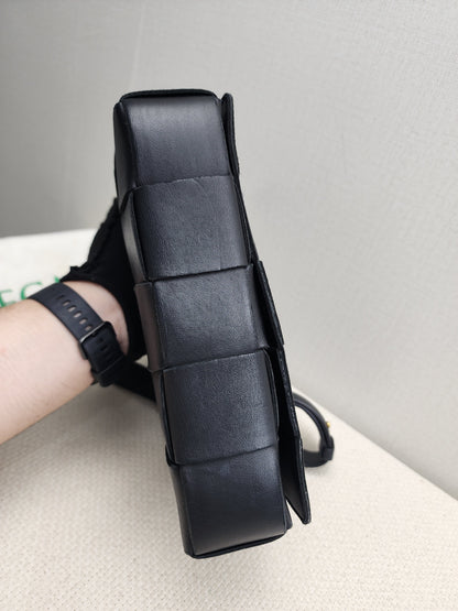 BV Black Intrecciato Casette
