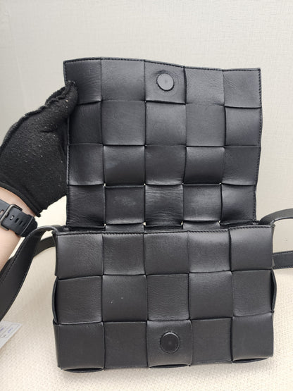 BV Black Intrecciato Casette