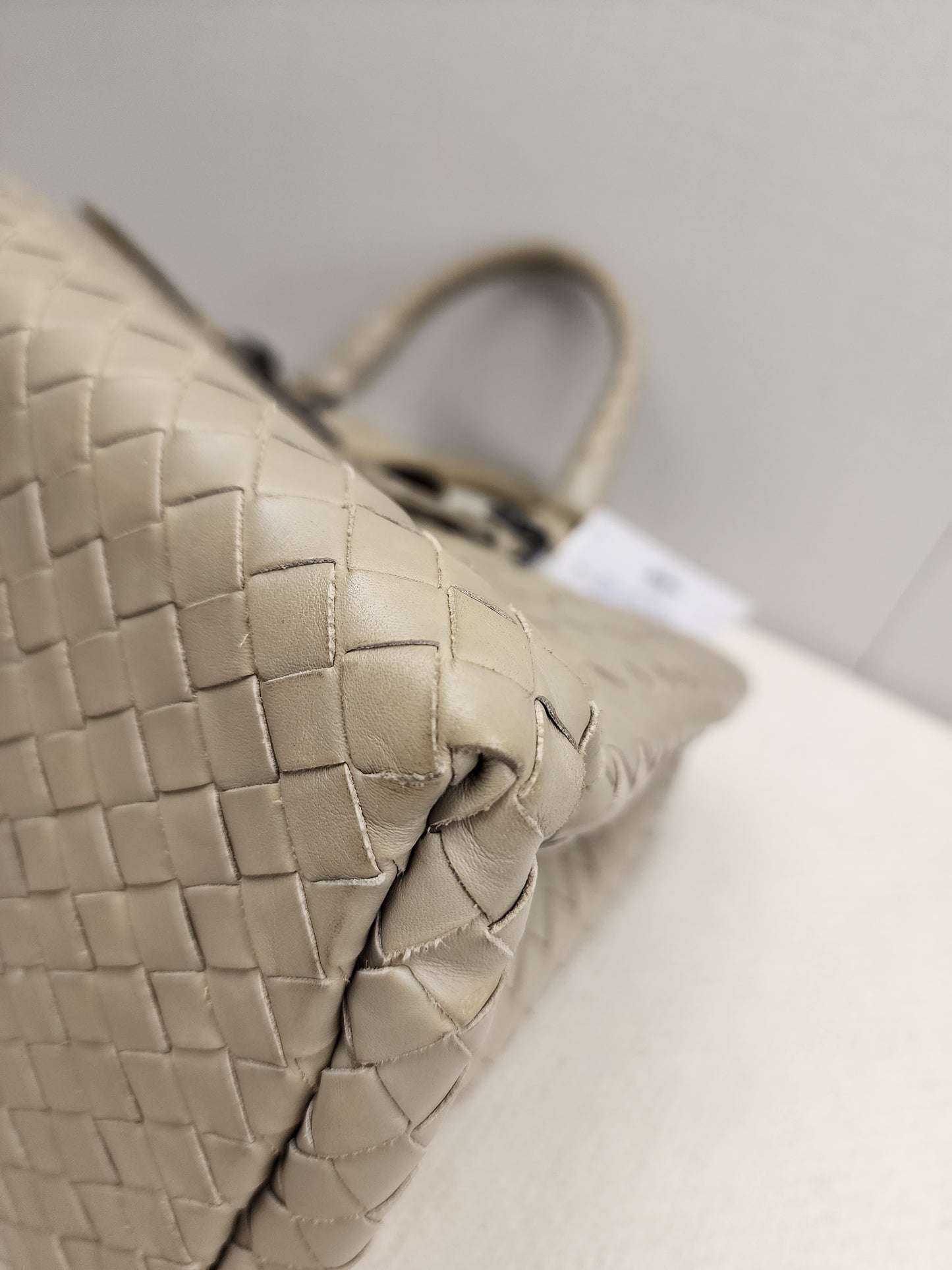 BV Light Grey Intrecciato Roma Bag