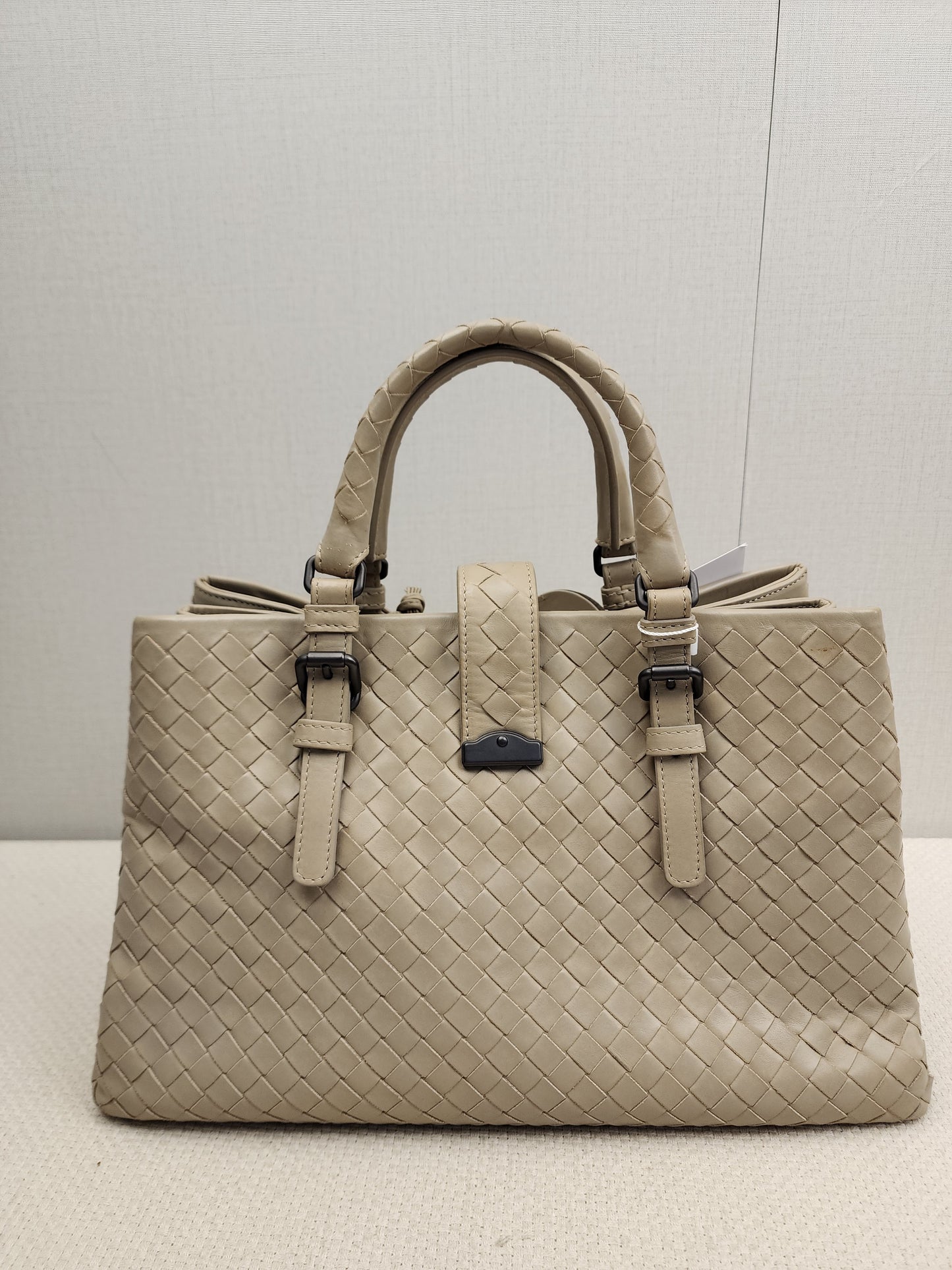 BV Light Grey Intrecciato Roma Bag