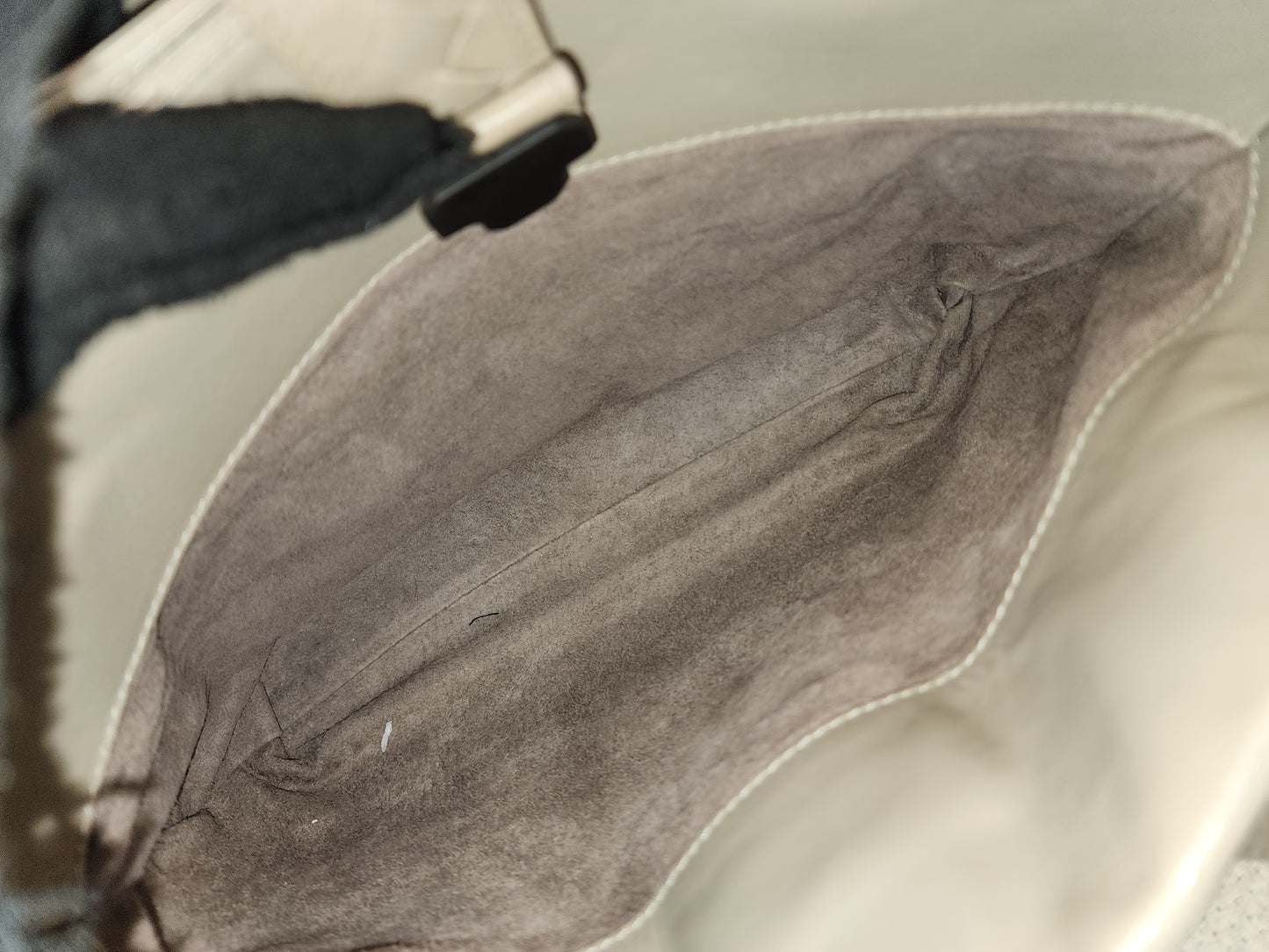 BV Light Grey Intrecciato Roma Bag